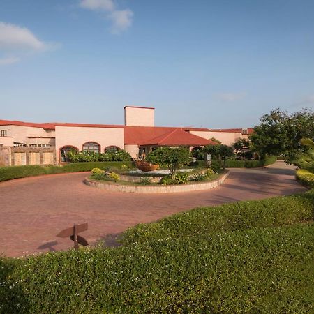 Regenta Resort Bhuj By Royal Orchid Hotels Limited Eksteriør billede