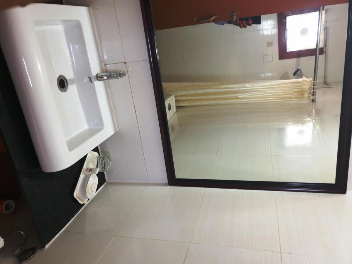 Regenta Resort Bhuj By Royal Orchid Hotels Limited Eksteriør billede