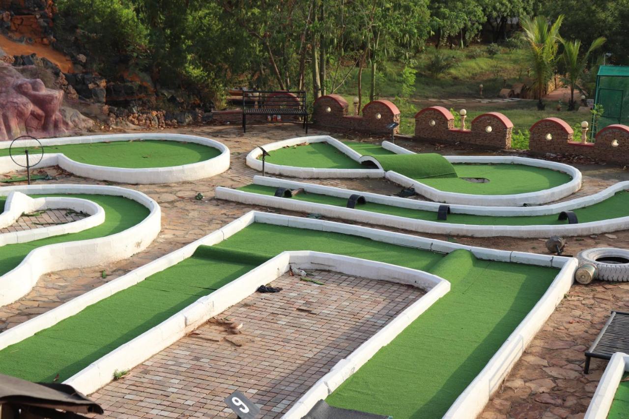 Regenta Resort Bhuj By Royal Orchid Hotels Limited Eksteriør billede