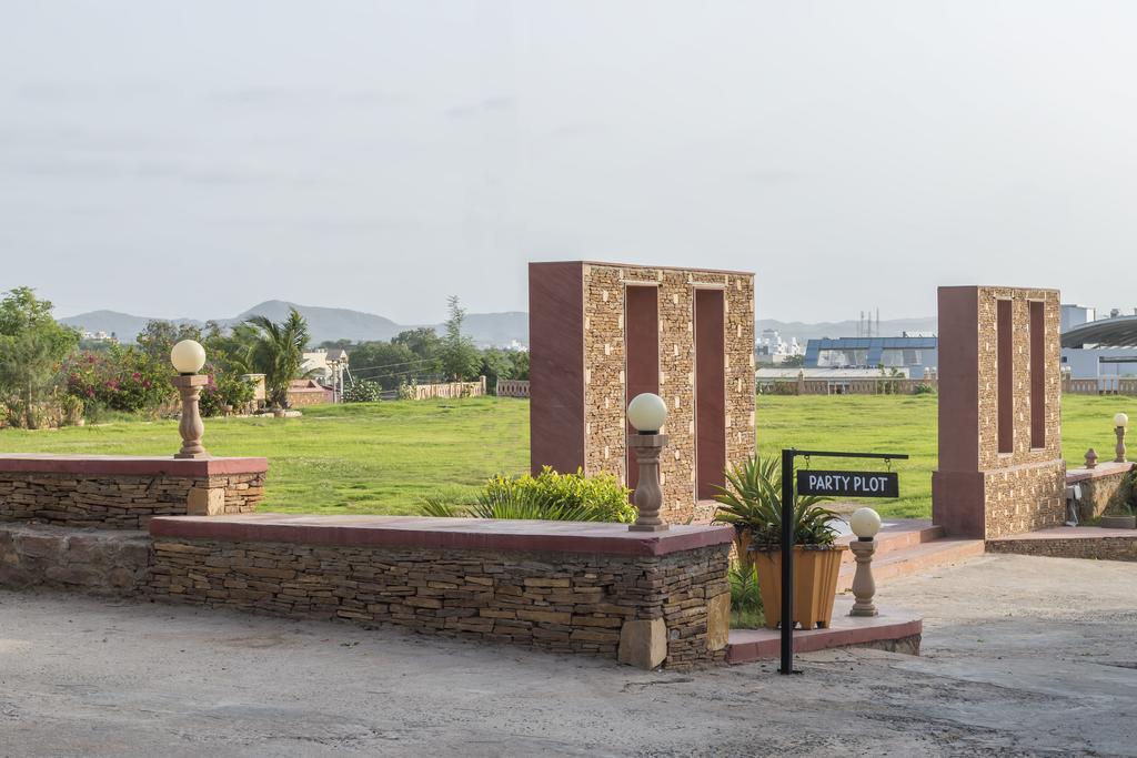 Regenta Resort Bhuj By Royal Orchid Hotels Limited Eksteriør billede
