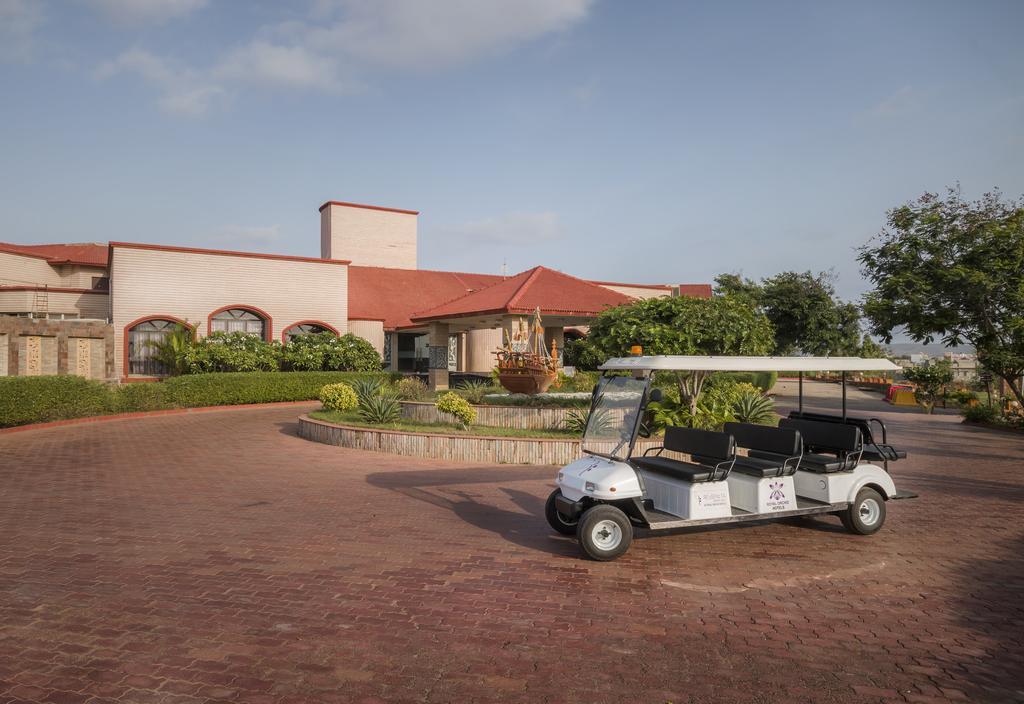 Regenta Resort Bhuj By Royal Orchid Hotels Limited Eksteriør billede