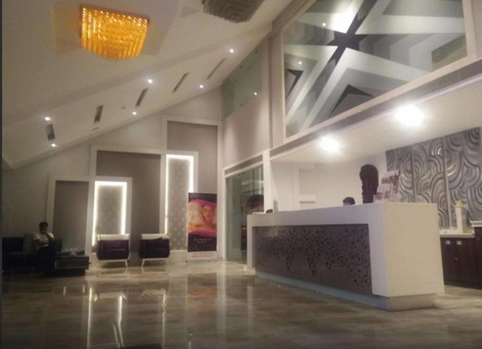 Regenta Resort Bhuj By Royal Orchid Hotels Limited Eksteriør billede