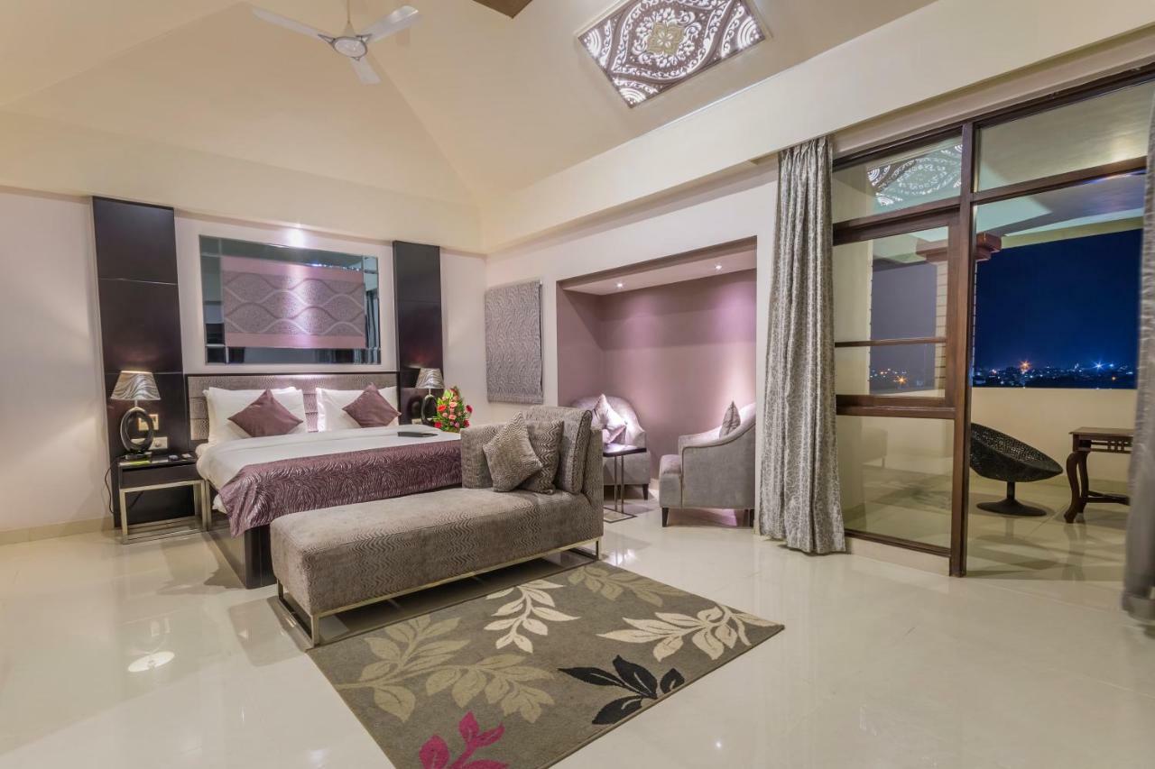 Regenta Resort Bhuj By Royal Orchid Hotels Limited Eksteriør billede